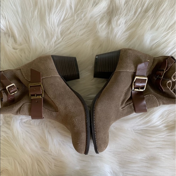 DV Dolce Vita Suede Ankle Booties - Picture 4 of 8